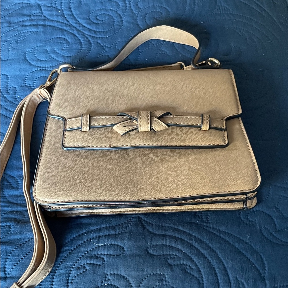 Chic Tan Crossbody Bag with Bow Detail